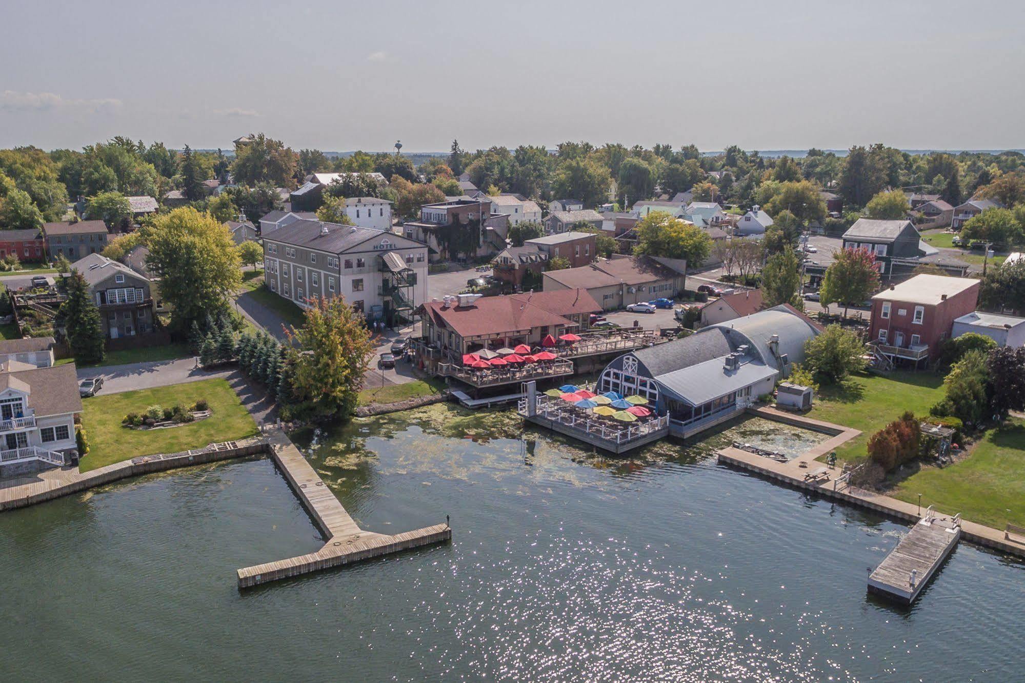 Harbor House Inn Sackets Harbor Exterior foto
