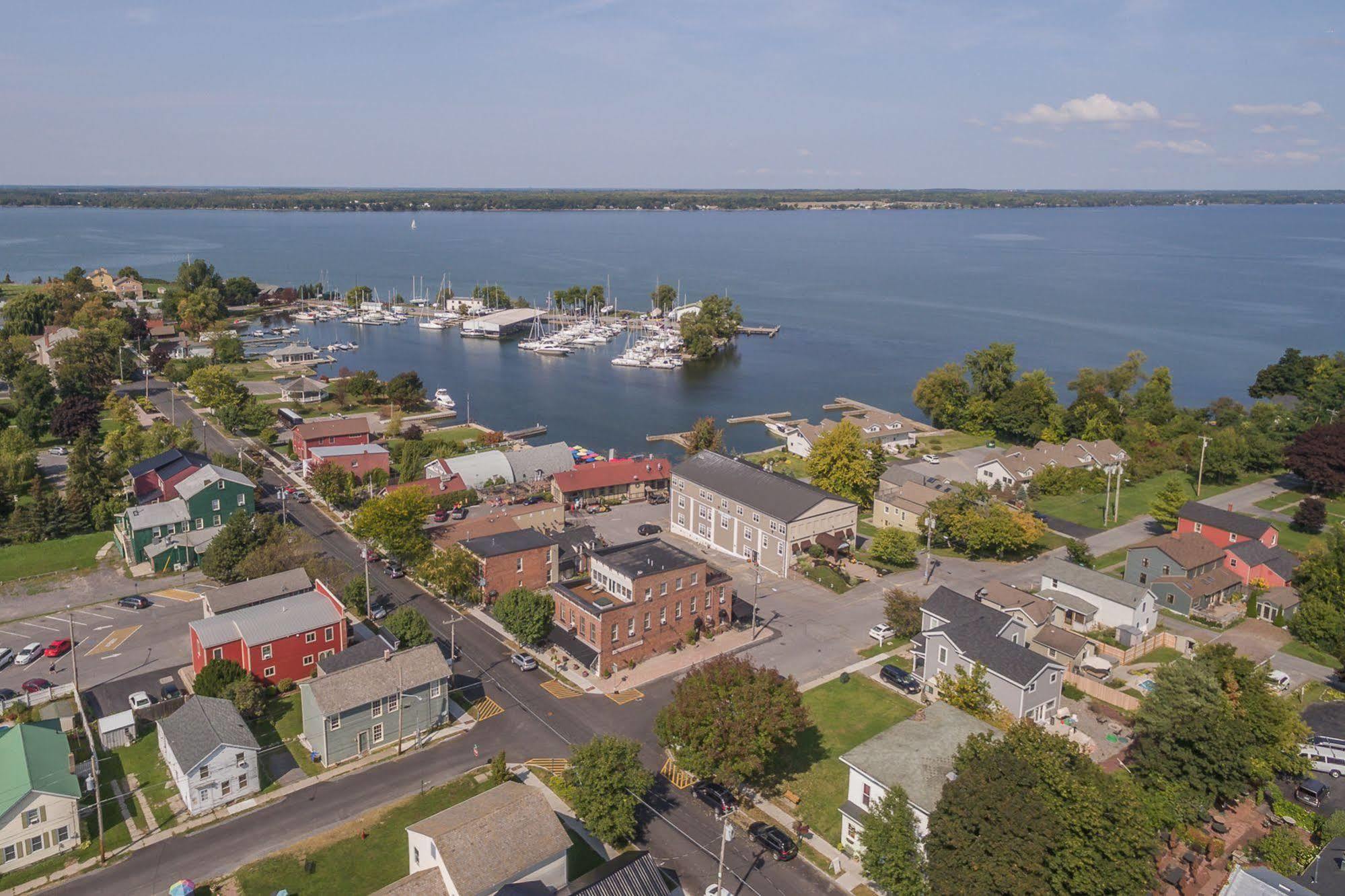 Harbor House Inn Sackets Harbor Exterior foto